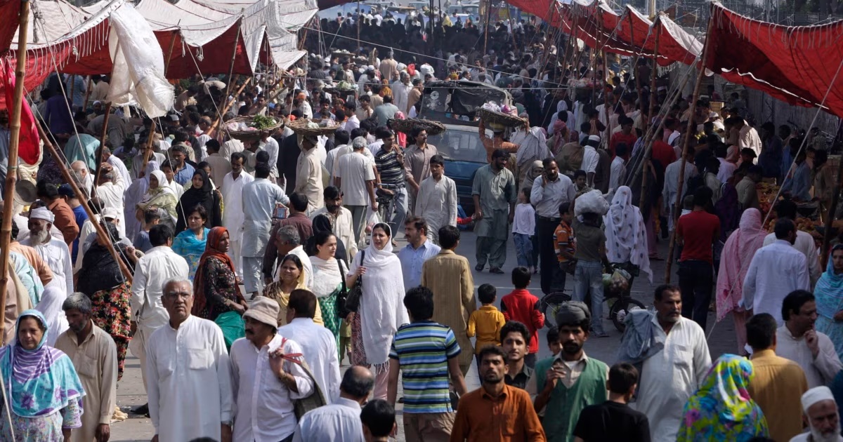 2050 تک پاکستان کی آبادی 39 کروڑ تک پہنچنے کا امکان