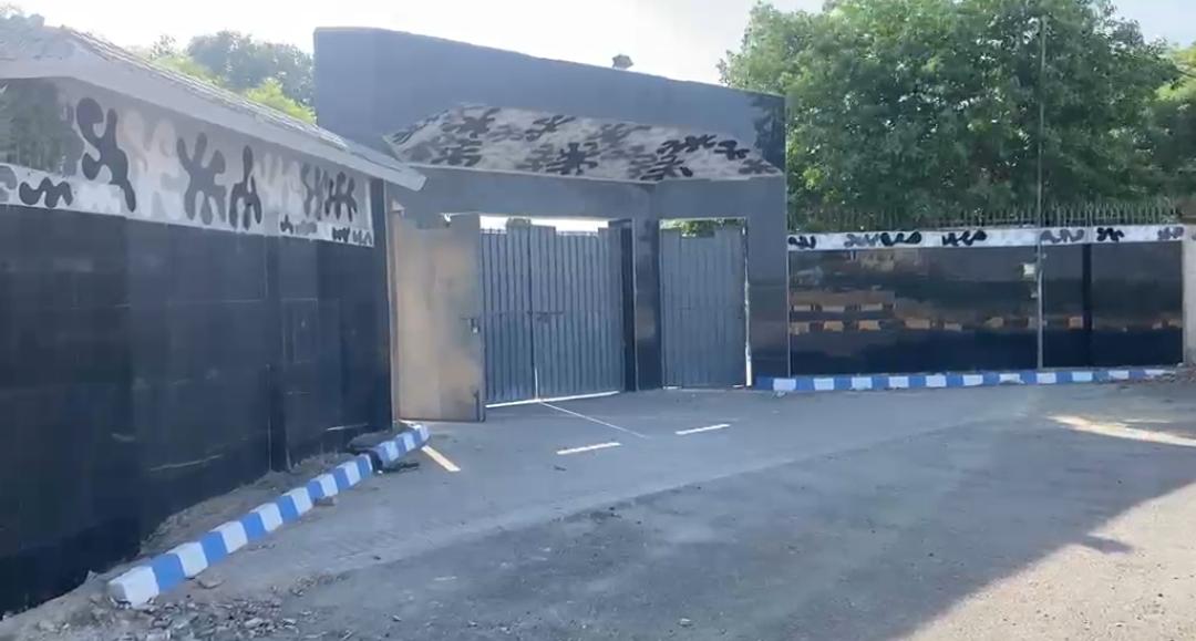 رزاق آباد جي مونو ٽيڪنيڪل ڪاليج جي عمارت  تي مبينا قبضو
