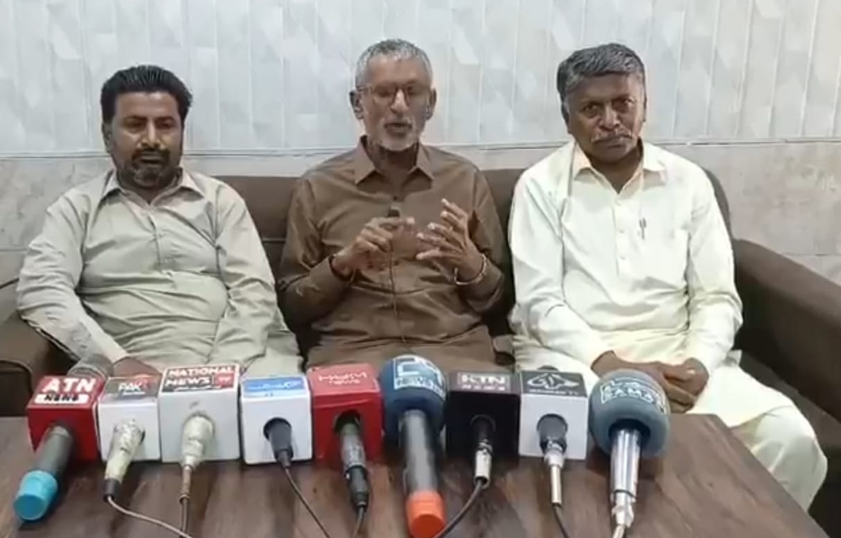 نوشهروفيروز: آبپاشي کاتي جي ملازمن پاران آبپاشي آفيس آڏو ڌرڻي جو اعلان