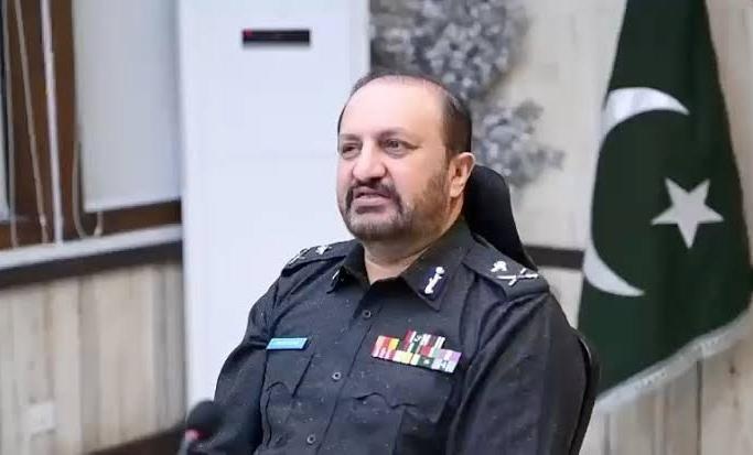 پنکی کیس میں بہت سے معتبر نام ہیں جو سامنے آسکتے ہیں، میڈیا اس کو گلیمرائز نہ کرے، کہیں اس پر فلم بن جائے، آئی جی سندھ پولیس