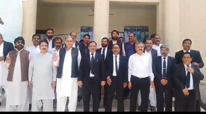 نوشهرو فيروز ڊسٽرڪٽ بار پاران سعيد ميمڻ جي بازيابي لاءِ احتجاجي مظاهرو