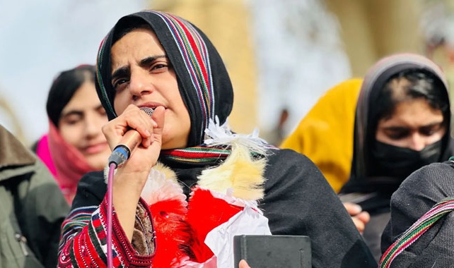 گوادر میں سیکیورٹی اہلکار کے قتل کیس میں ڈاکٹر ماہ رنگ بلوچ کو عمر قید کی سزا