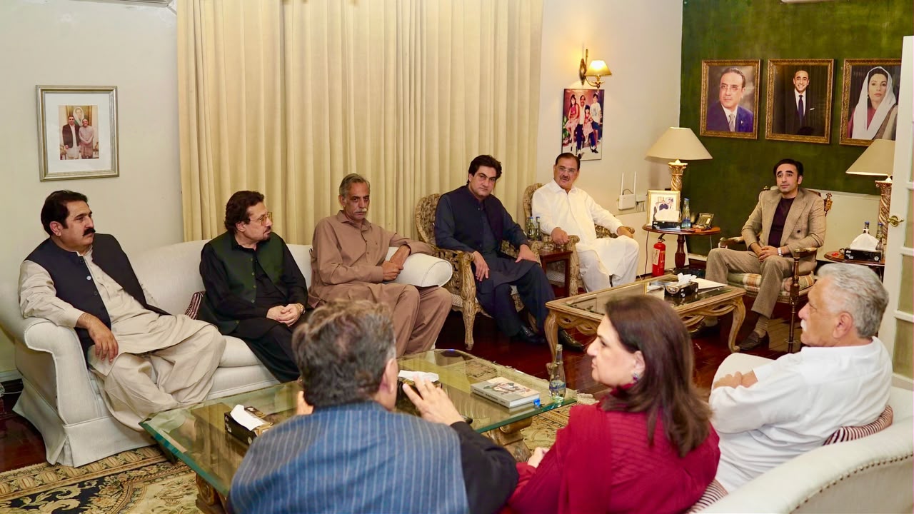 پاکستان پیپلزپارٹی کے چیئرمین بلاول بھٹو زرداری اور پی پی پی خیبرپختونخوا کے رہنماؤں کے درمیان اہم ملاقات